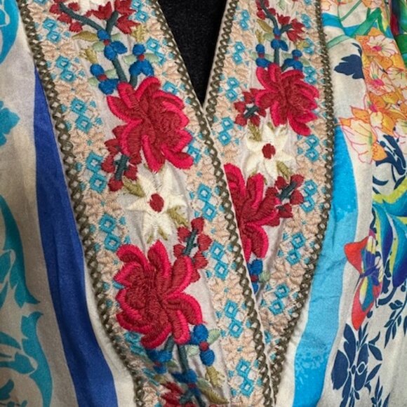 JOHNNY WAS REVERSIBLE SIZE M BRAND NEW KIMONO